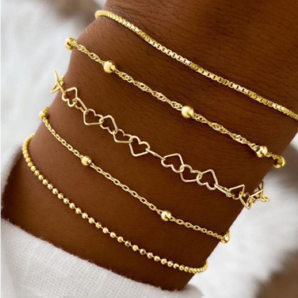 Elegant Gold Heart Bracelet Set